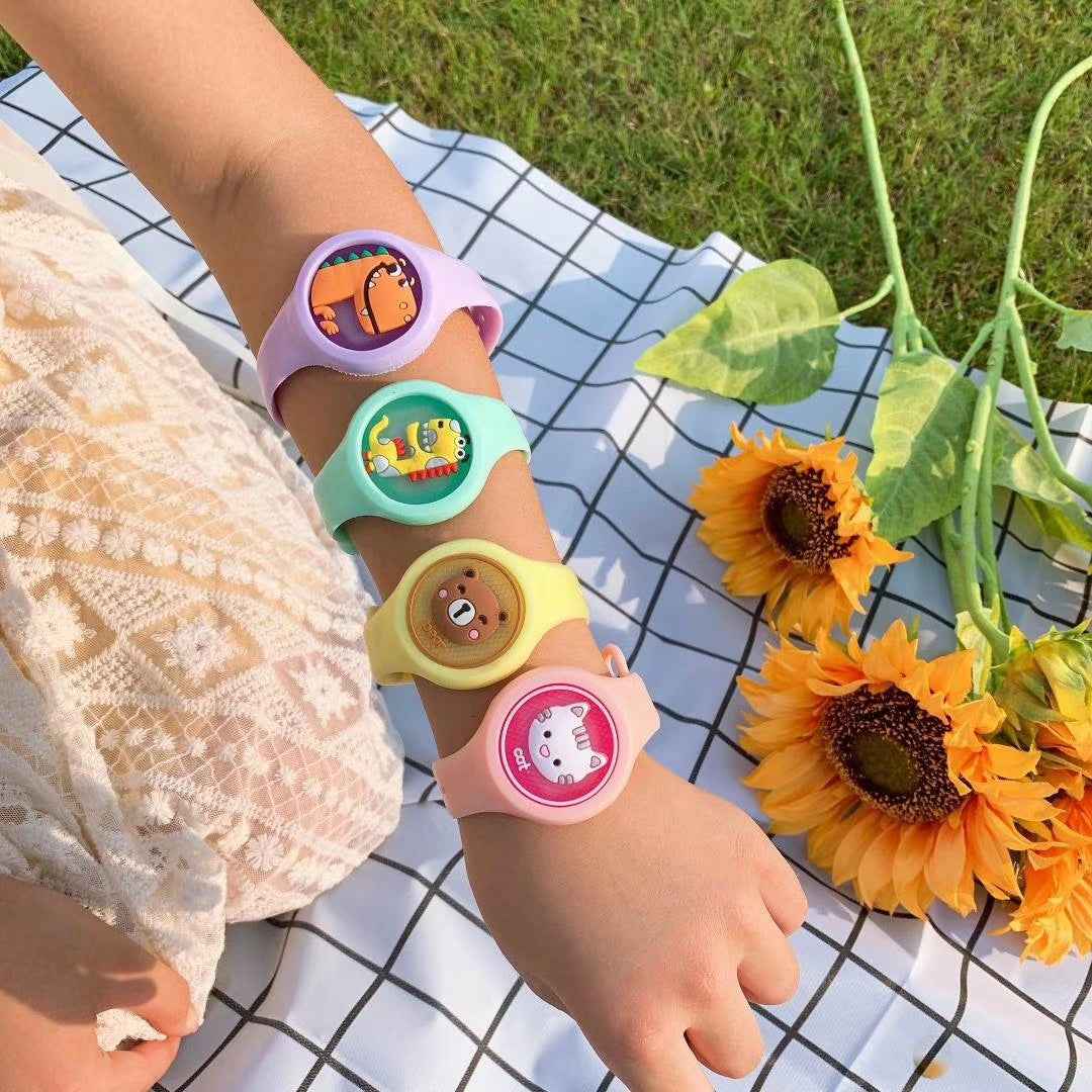 Glowing Night Light Mosquito Repellent Bracelet | Natural, DEET-Free & Luminous Glow Band